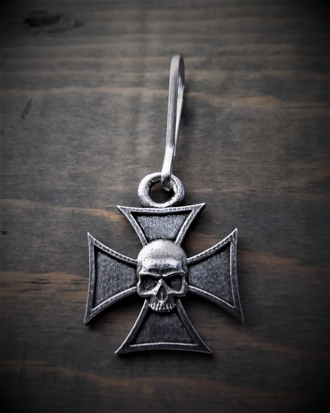 BZP-32 Maltese Cross Skull Zipper Pull | Zipper Pulls